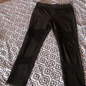 Black cropped Avia leggings